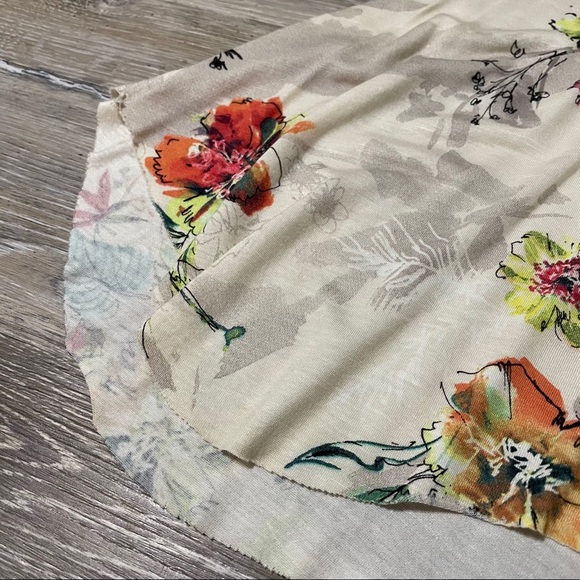 Muted Bright Floral Sketch Style Tunic Shirt Top - Picture 3 of 5